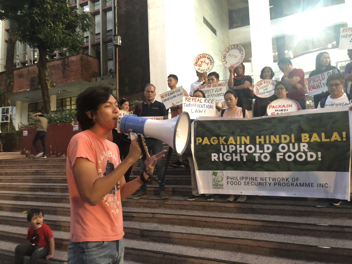 phkule's tweet photo. Reb Mejino, @LFSEngg: debunks Senator Cynthia Villar’s negative comments on the work ethic of farmers. "Hindi tamad ang mga magsasaka. Malala ang sitwasyon nila dahil nagtatrabaho para may makakain ang kanilang pamilya at buong sambayanan." #TanggolMagsasaka #WorldFoodlessDay https://t.co/6VRvZTjwpn