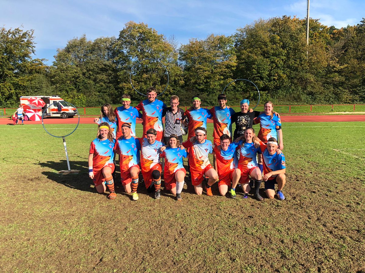 foxes_flying's tweet photo. Ein Turnier ohne Foxes? Nicht mit uns. 
Beim Ligafinale zu Gast bei den @QuidditchMunich haben wir den 16. Platz erreicht! Mit zwei Siegen und einigen knappen und spannenden Spielen haben wir unser Ziel für dieses Wochenende definitiv erreicht. Go Fox! 🦊 https://t.co/0Ir9HZJSCV