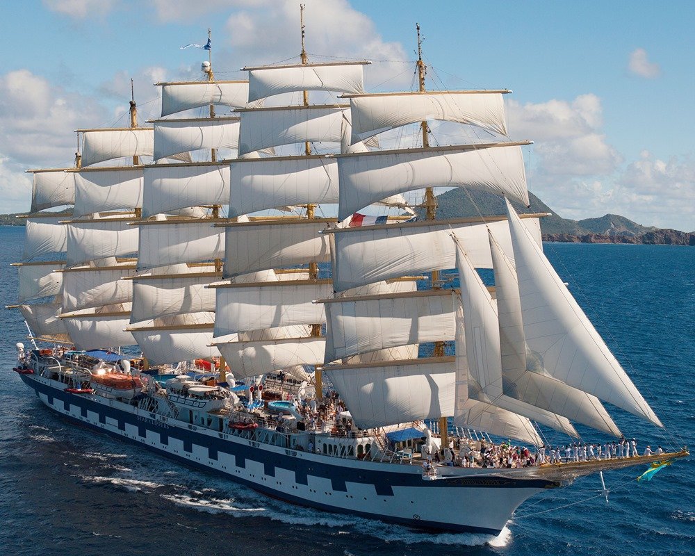 A friend boards this gorgeous clipper in a few days for a 2 week adventure.  Unashamedly Jealous. 😍
#RoyalClipper  Lovely photo- public brochure images.