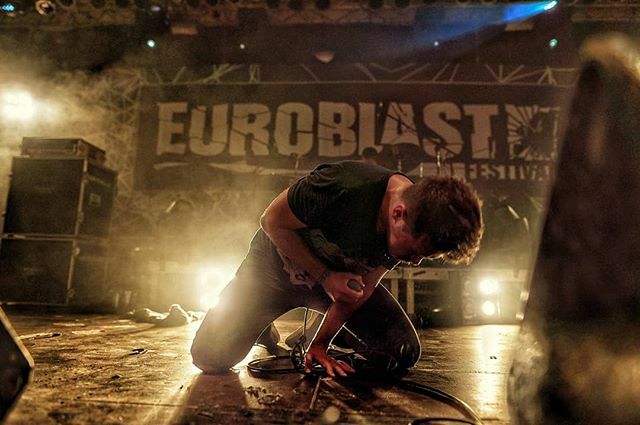 quintenquistcom's tweet photo. It's been a few weeks since @euroblast_official 2019 and due to job-conflicts lots of stuff remains unedited on my hard drives. The pose of @lukadenied of @wingsdenied from Washington who smashed it as first act on Sunday reflects how I feel at the momen… https://t.co/V5SdW9t0HP https://t.co/T3VclK8H7A