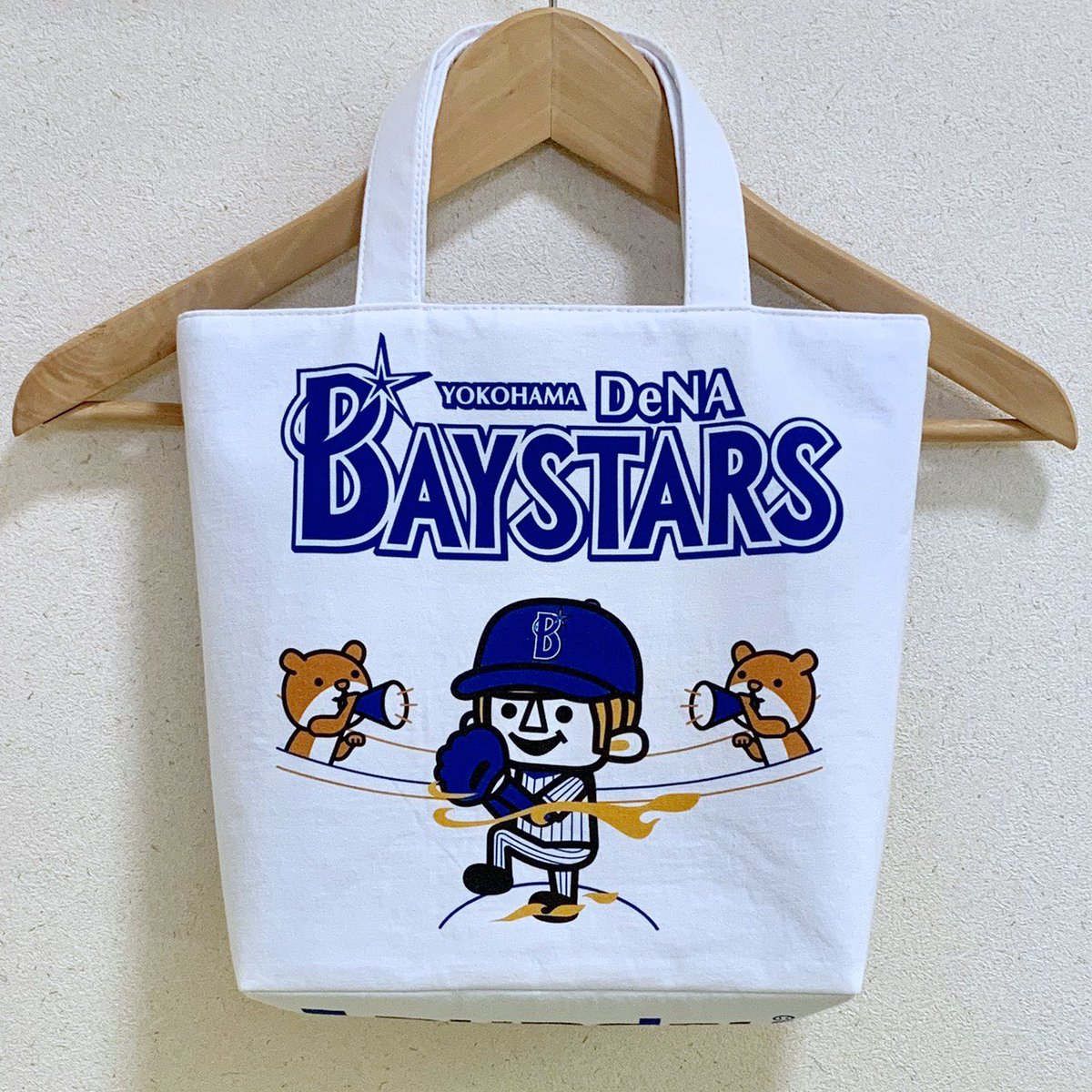 Tシャツリメイク屋 Nasukaban בטוויטר 本日のリメイク画像 横浜denaベイスターズ Laundry Sサイズ 私の友達が 友達への誕生日 としてオーダーしてくれました Laundryはtシャツとしてはもちろん可愛いですが トートにしても安定の可愛さです T