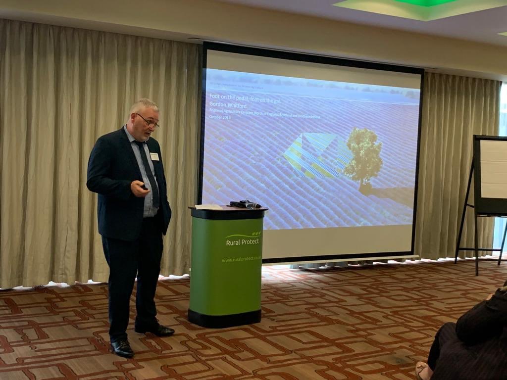 Gordon Whitford of HSBC bank shares his insights into future issues impacting agriculture. Foot on the pedal or foot on the gas? #FABConference2019