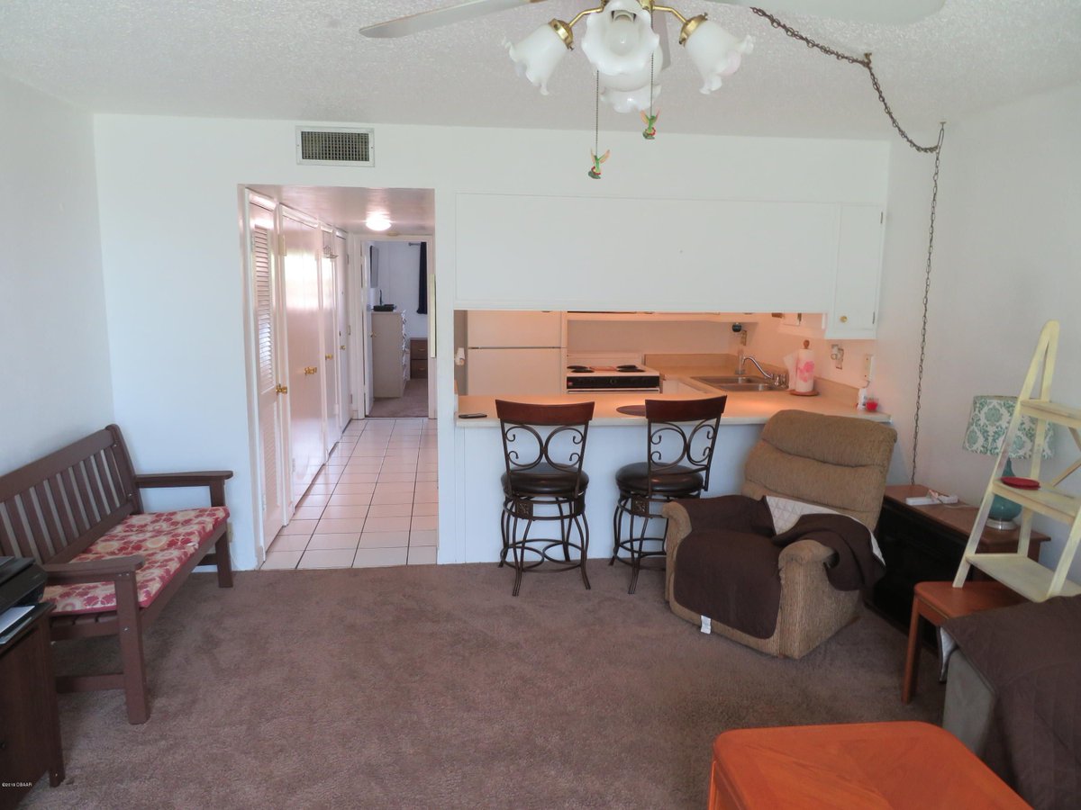 exitbeachrealty's tweet image. 1 bedroom 1 bath for sale on ground floor Vantage Pointe offers heated community pool with hot tub, fitness center, tennis courts and more. For more info click the link below or contact our office at 386-441-1141.buff.ly/31VsyzD #daytonabeach #condo #forsale #beachside