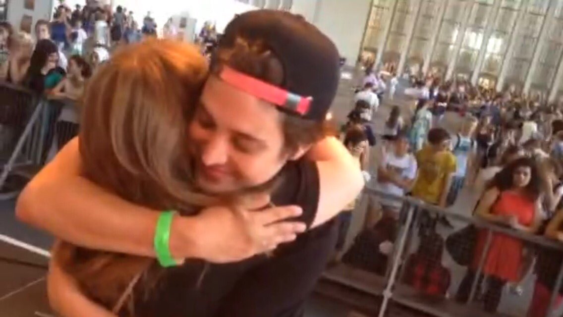 padlockgrassi's tweet photo. @TheRealLiont happy birthday timo!! ich wünsche dir alles erdenklich gute zum Geburtstag &amp; hoffe, dass du einen schönen Tag hast! Wieder 22! 🥳❤️ Fühl dich fest gedrückt: https://t.co/MQ86liu3Kc