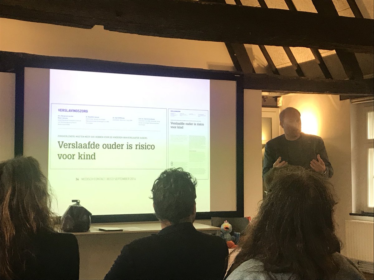 Aanwezig bij de Clubmiddag van <a href="/Versl_kunde_nl/">Verslavingskunde NL</a> met o.a. aandacht voor Storytelling en Rookvrije Generatie. Robert van de Graaf neemt ons mee in de status van de Rookvrije Generatie #kidszijndedupe #ggz #rookvrijegeneratie #brijder #rookvrijetoekomst #versnelling