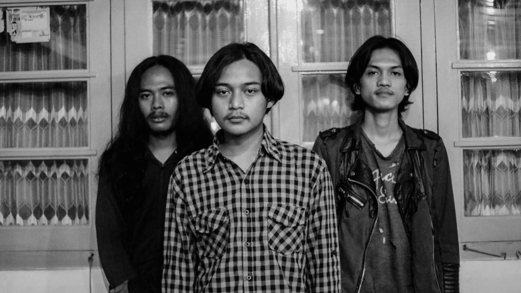 Hay guys
Hari ini lagu terbaru The RING " Where Would it Be ?" sudah keluarrrr🔥🔥⚡️⚡️
Selamat mendengarkan, dan silahkan berbagi dan merespon lagu tsb dlm bntuk foto/video atau apapun perihal apa yg kawan-kawan rasakan. #wherewoulditbe
Terimakasih

Link : youtu.be/xlXFloPD5m0