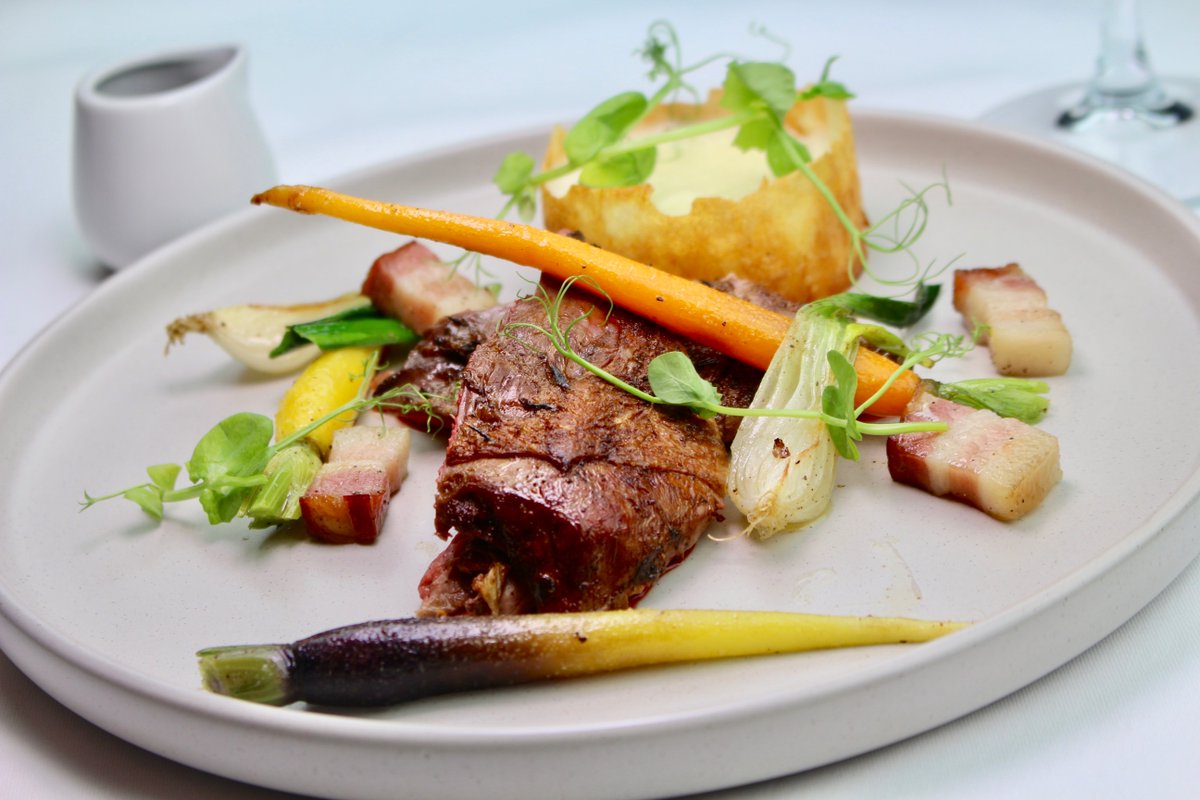 LumleyCastleLtd's tweet photo. Seasonal casual dining at Knights Brasserie. Set within the heart of our beautiful castle Craig Sherrington (Great British Menu) delivers an informal relaxed experience! 
Bookings on 0191 389 1111 
#chef #dining #flavour #castledining #cheflife #foodies #winelovers #cocktails https://t.co/IcRJiFOgNo
