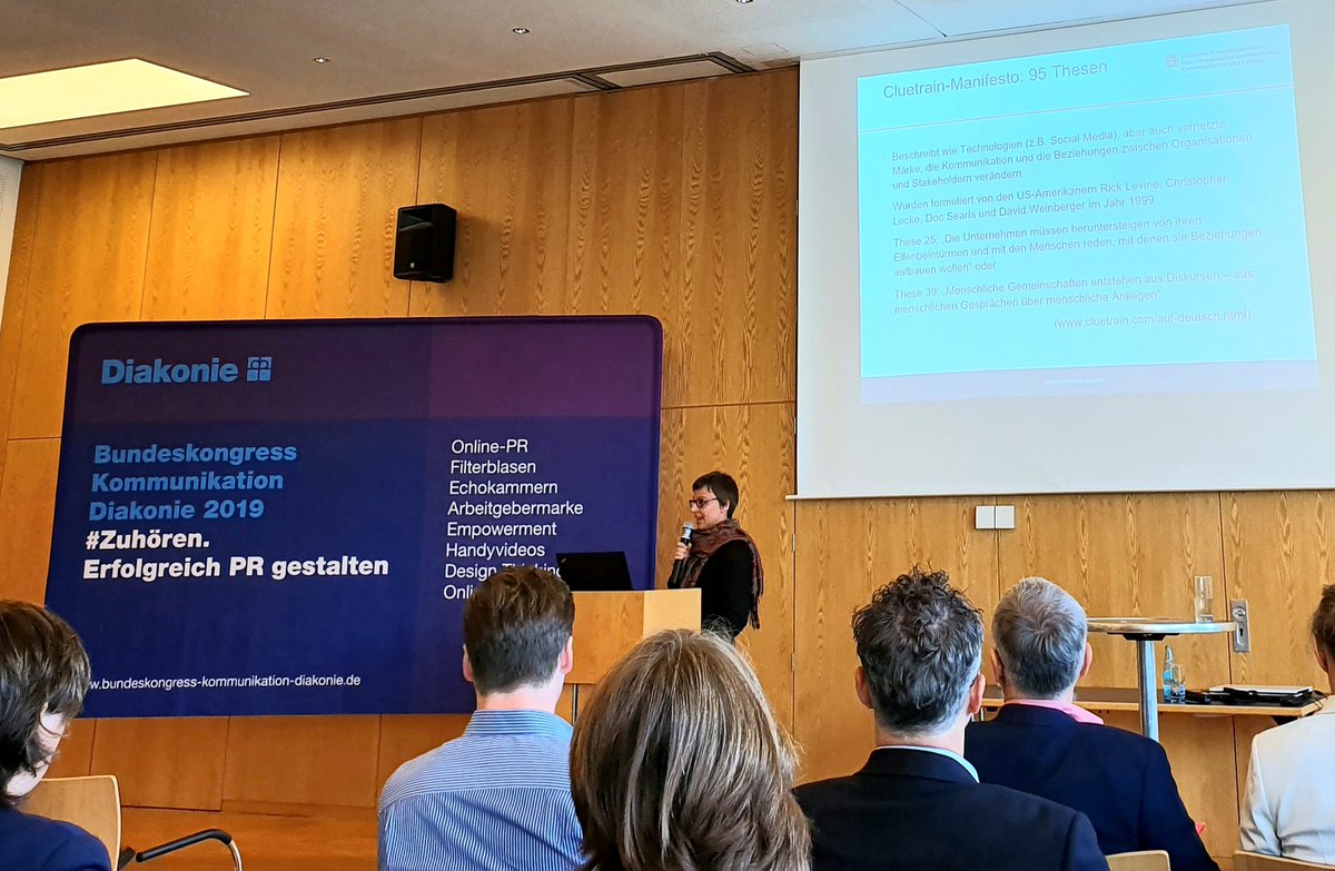 DiakonieRWL's tweet photo. #bkkd 2019: Prof. Pia Sue Helferich von der @h_da über #cluetrainmanifesto von 1999: 95 Thesen "beschreiben, wie Technologien (#SocialMedia), aber auch vernetzte Märkte, die Kommunikation und Beziehungen zwischen Organisationen und Stakeholdern verändern." @pshelferich @diakonie https://t.co/HaziMnYNEy