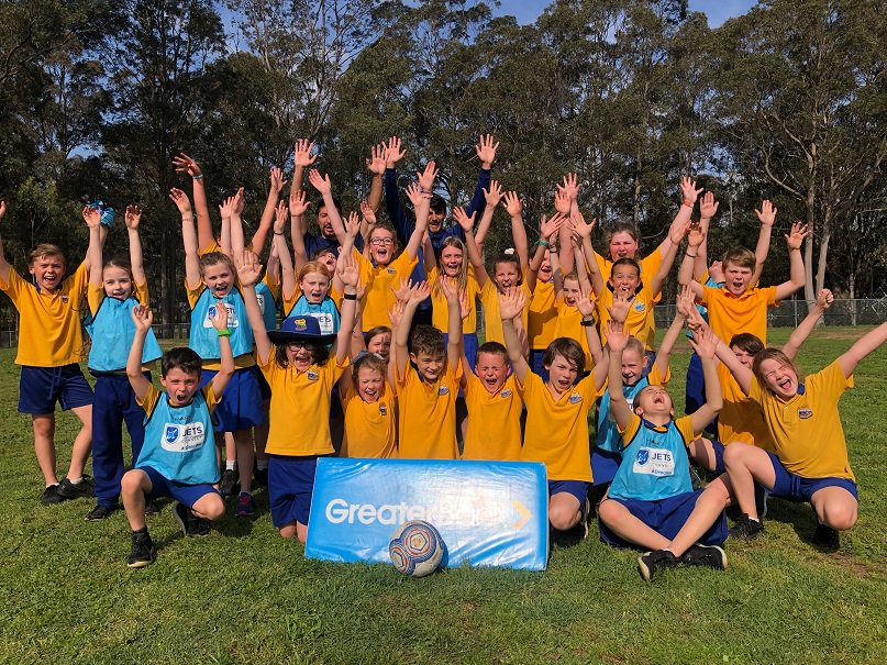 GreaterBankAU's tweet photo. After schools across Newcastle and The Hunter chose to #DecorateYourGate, we've been delivering #JetsLEARN visits to some very happy local school-kids lately! Here we are with the @NewcastleJetsFC at Wallsend, Biddabah, Blackhill and Maitland Public! #JetsCONNECT #hereshow https://t.co/N7vlRhY6H2