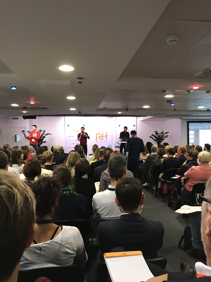 C’est parti pour cette 8e édition du #forumrh ! Ça part fort avec la @labelleboite 🤩🤩 !