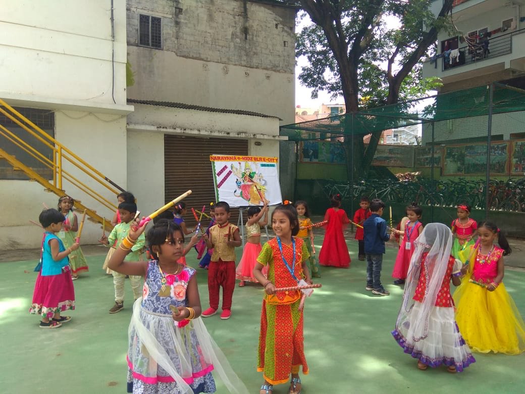 NarayanaEdu's tweet photo. #NARAYANA #eTECHNO #SCHOOL # #ECityBranch, #Bangalore ,#Karnataka.#celebrated #Dussehra#festival with full #enthusiasm. #thenarayanagroup https://t.co/JRHrr8XJzR