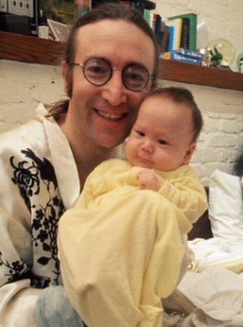 Happy birthday Sean Lennon!
Born on the same date as his father, John Lennon 