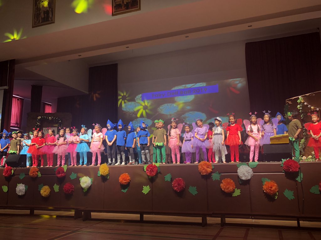 RegentsBangkok's tweet photo. Year 1 and 2 gave a spectacular performance today in their production of The Goblin Next Door. #Y1RegentsBKK #Y2RegentsBKK
#PriRegentsBKK #spectacularperformance https://t.co/djfxgL7ros