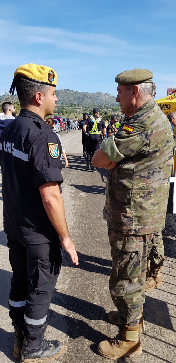 COMGEBAL_ET's tweet photo. Hace un año...después de mas de 12 h de trabajo sin descanso:
En nuestro uniforme: el barro
En nuestro corazón: las victimas
En nuestra cara: La satisfacción del deber cumplido
En nuestra mente: El orgullo de lo que representamos
Texto: Sargento 1º Justo #Palma 47 @EjercitoTierra https://t.co/lVHqH5MG9z
