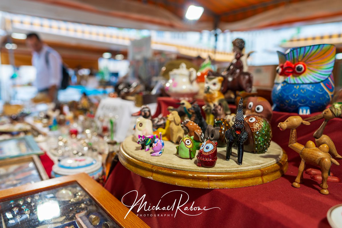michaelrabone's tweet photo. Antique treasures around Barcelona. #Barcelona #BCN #Encants #FleaMarketBarcelona #Travel #Blogger #TravelBlog #Pintofotografia #SonyA7III #SonyAlpha #Vintage #Secondhand #LostFoundMarket #StreetFood #Foodies #FoodMarket #FleaMarket #BarcelonaEvents #Antiques #Salvage #TheBeatles https://t.co/lUGJKvnjgy