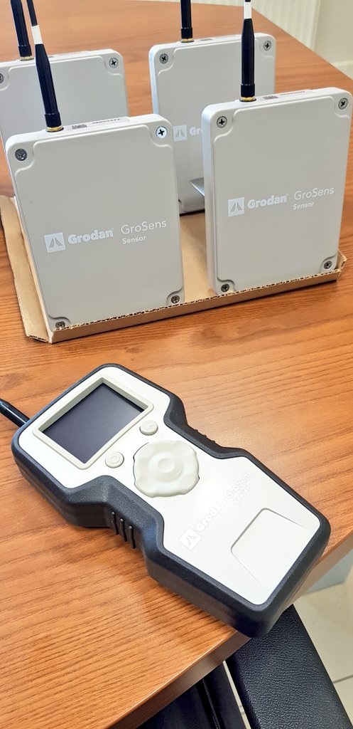 DKG_Consulting's tweet photo. . #GroSens multisensor system on site visit at @AgritexEnergySA premises checking the status of the rooting system of the tomato plant's
@MyUltraLife @E_Drimtzias @Grodan @IQcrops @IoannisGian @KCholidis @ChristinaPapaio https://t.co/PPW4Knw3Md