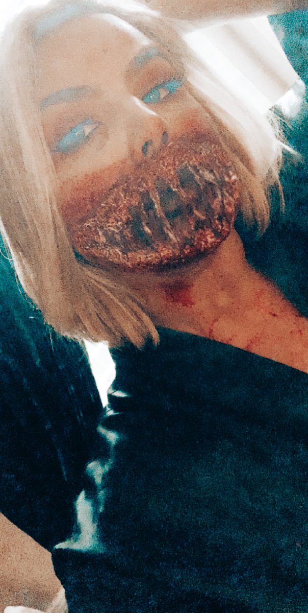 MissAmbyP's tweet photo. 🎃🔪💉🖤 #halloween #halloweenmakeup #halloweenmua #mua #halloweenallmonth #specialfx #rippedmouth #specialfxmakeup #specialfxmua https://t.co/OlYqoudmiW