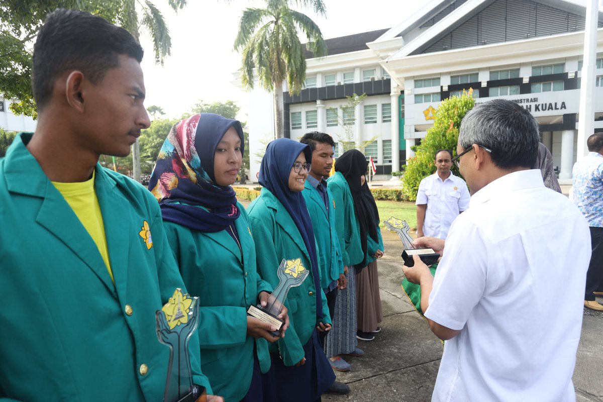 #BeritaUnsyiah Pecatur Bapomi Aceh yang juga mahasiswa Universitas Syiah Kuala, Klarisa Sabila, sukses meraih medali di ajang Pekan Olahraga Mahasiswa Nasional (Pomnas). unsyiah.ac.id/berita/klarisa…