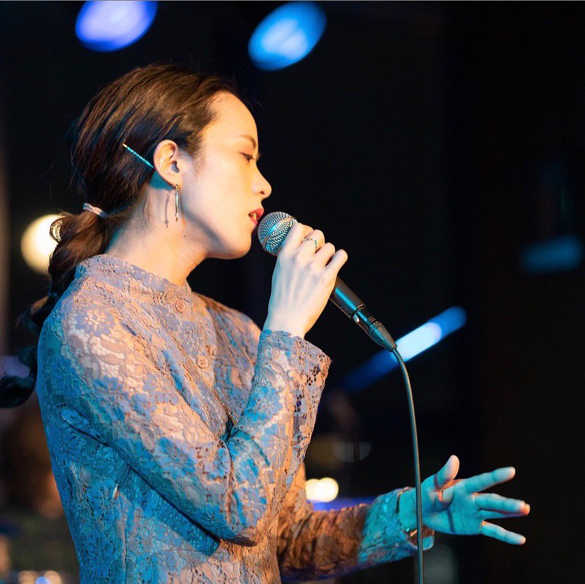 marry_che's tweet photo. SOLO ACTIVITY ACOUSTIC LIVE
ライブの様子をUPしちゃうよ〜📸✨
.
.
そしてもうすぐ、、、
次のライブ↓↓↓
.
.
NEXT
10/19(土)なんでもない日vol.3
オルガン座
OPEN 18:30 / START 19:00 ¥2,500 +1order
.
.
チケットのご予約はマリーチェライホームページへ🙋‍♀️ 
https://t.co/A4CNSkBZ3Q https://t.co/JgCHiecJkV
