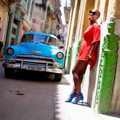 baronnkoy's tweet image. Jessica Nabongo, une #Ougandaise, est devenue la première #femme #noire à #visiter les 195 #pays du #monde. @TheCMIYC africanews.com/2019/10/08/uga…