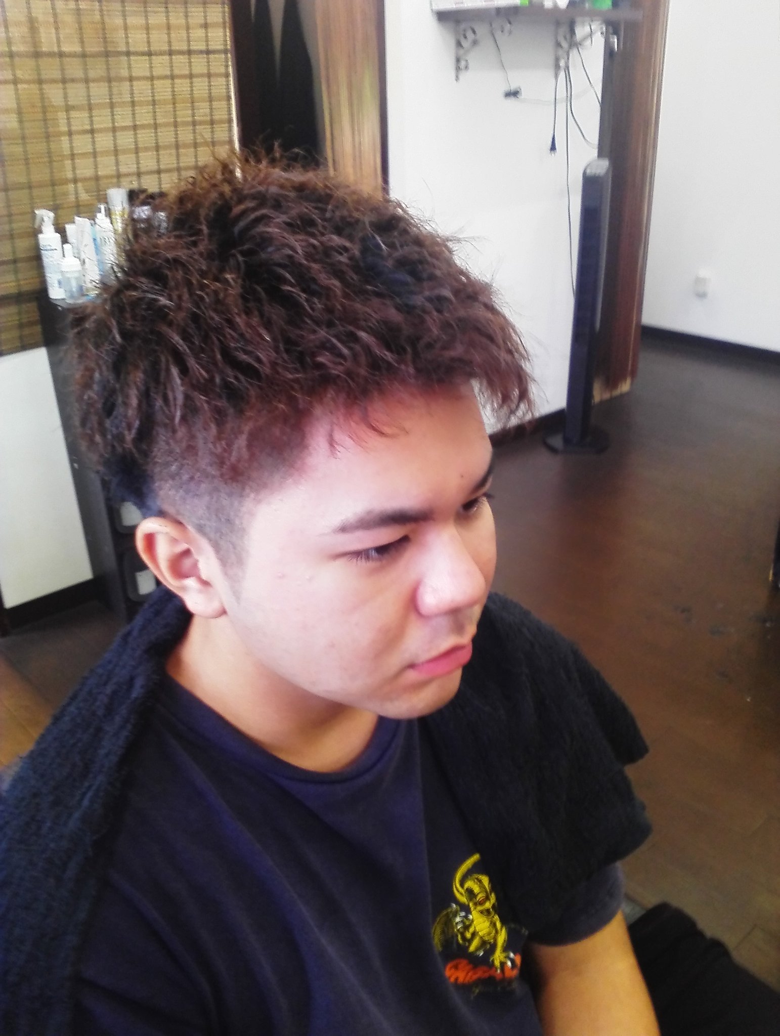 Hair 癒庵 Su Twitter おすすめパーマスタイル ツーブロック パーマ 流行りのツーブロックとパーマは好相性 長めのスタイルでも 周りは短く取っているのでスッキリしたスタイルになります 直毛でお悩みの方 髪を伸ばしていきたい方に 特に