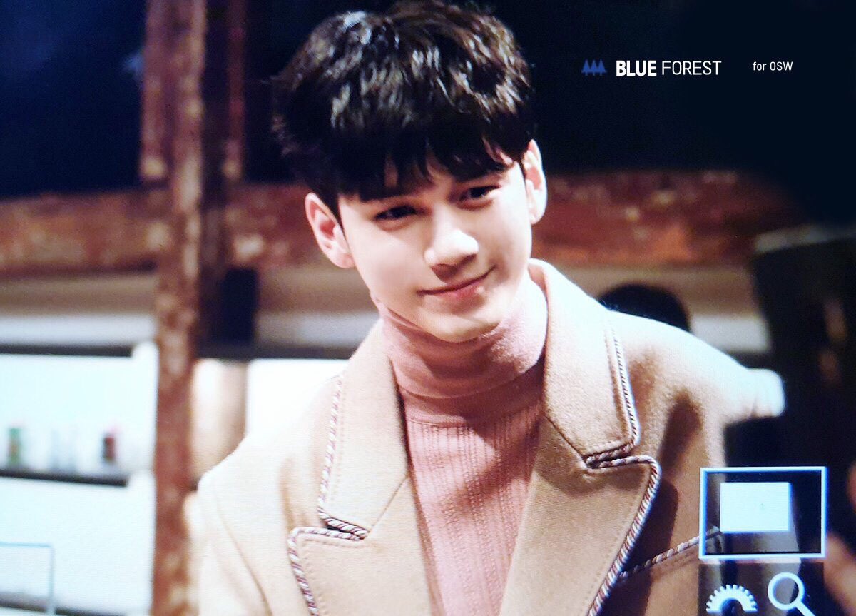wosell_0807's tweet photo. Rt) 옹성우 랜봉 팝니다💖

❗️우포 2천원부터~ 원하는금액❗️

제작 굿즈가 정말 많아서 일반 다른 랜봉의 2배로 넣어드려요! 말뿐만이 아니라 정말 두껍습니다 떵우를 사랑하는 마음으로☺️
자잘한 조각판스나 이상한 굿즈 없이 전부 고퀄리티 판스, 포카, 인생네컷, 투명포카, 슬로건, 폴라로이드 구성 https://t.co/LVRcIhLmt8