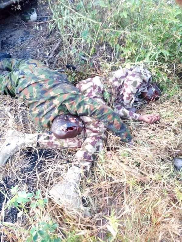 ipobumuagwuuz's tweet photo. These are the Picture @NigeriaGov @HQNigerianArmy don't want people to see. #BOKO_HARAM Terrorist group in the Northern Nigeria, are killing our #Soldiers.
Through the help of #Army_Chief.
@UN @EU_Commission @hrw @_AfricanUnion @realDonaldTrump @Amaka_Ekwo @AfrikParliament https://t.co/B0AeeCwWWA