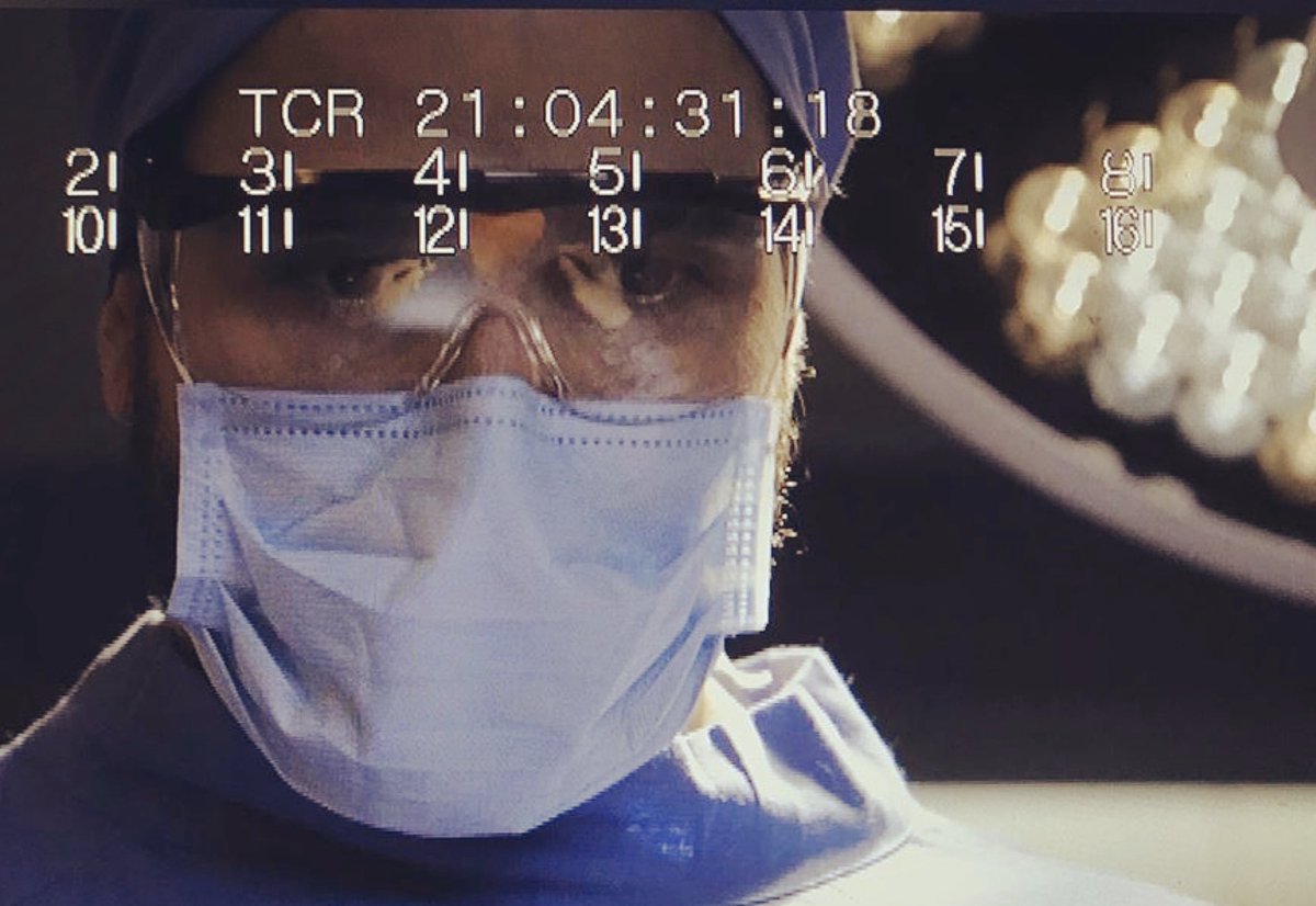 En el quirófano es en uno de los pocos lugares donde el Dr. David Paredes desnuda su Alma
<a href="/MedicosOf/">Médicos, línea de vida</a> 11⚡️11 por <a href="/Canal_Estrellas/">Las Estrellas</a>