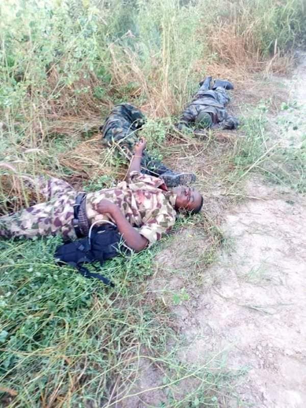 ipobumuagwuuz's tweet photo. #BOKO_HARAM keep on Killing Nigeria Christian #SOLDIERS in the North. But they deployed Army Troop to the #South_East to kill Armless #Biafra Protesters.
We want #Biafra!!!
@UN @EU_Commission @GermanyUN @realDonaldTrump @MaziNnamdiKanu @BorisJohnson @NGRSenate @Amaka_Ekwo @hrw https://t.co/GdcE9VuiPQ
