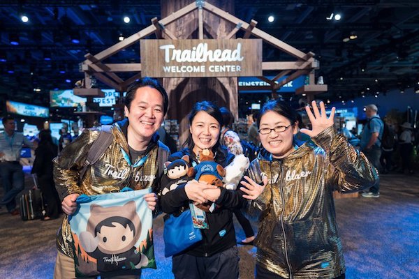 salesforceapac's tweet image. 📣 Wondering what all this Dreamforce buzz is about? sforce.co/2pZDb6n #DF19 #Salesforceevent #innovation