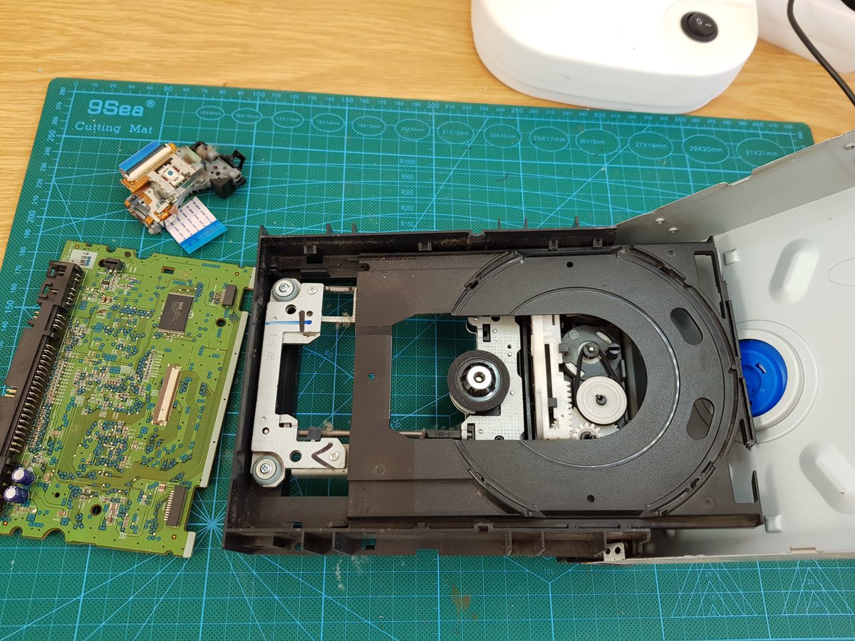 peedee2008's tweet image. CS: working on #diy mini CNC Laser Engraver part 1: #3Dprinted frame &amp;amp; salvaged stepper motor from old DVD-ROM drive