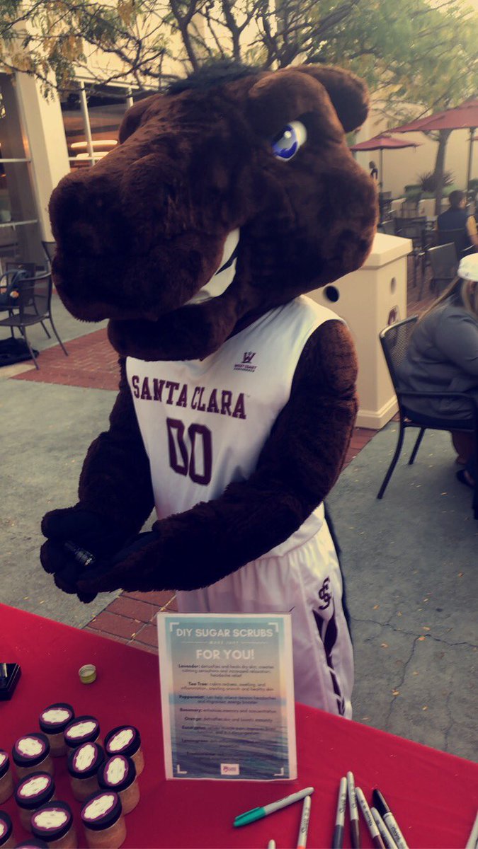 SCU_Wellness's tweet photo. Even BUCKY loves a good DIY sugar scrub! Thank you to everyone who stopped by our table tonight and HAPPY BIRTHDAY again @kevinobriensj 👏🏻 https://t.co/Vgi0zbKn8c