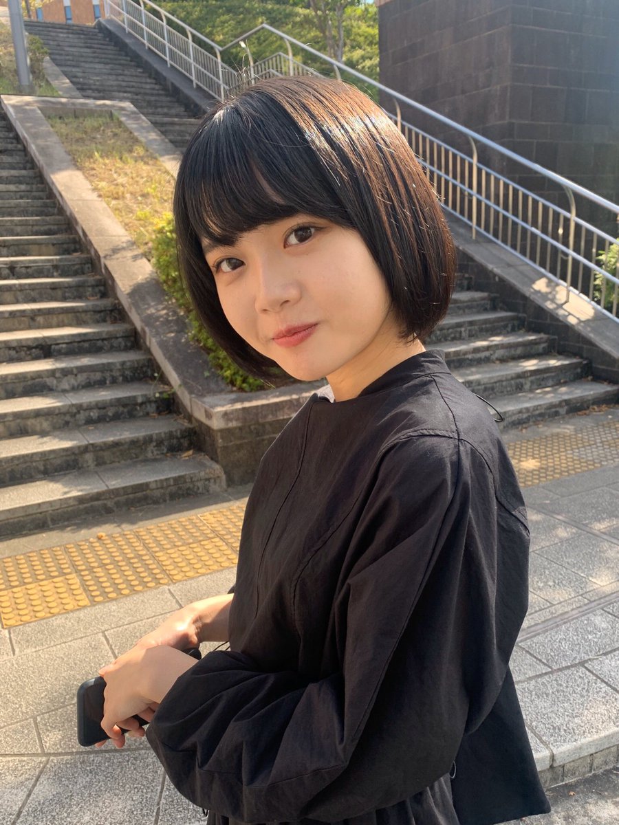 波多野 晴葵 Di Twitter こんにちは 今日も私は全身黒のまっくろくろすけです 大学内で真っ黒な人がいたら私なので 声かけてくださーい 笑 ミスコン ミス首都大 黒