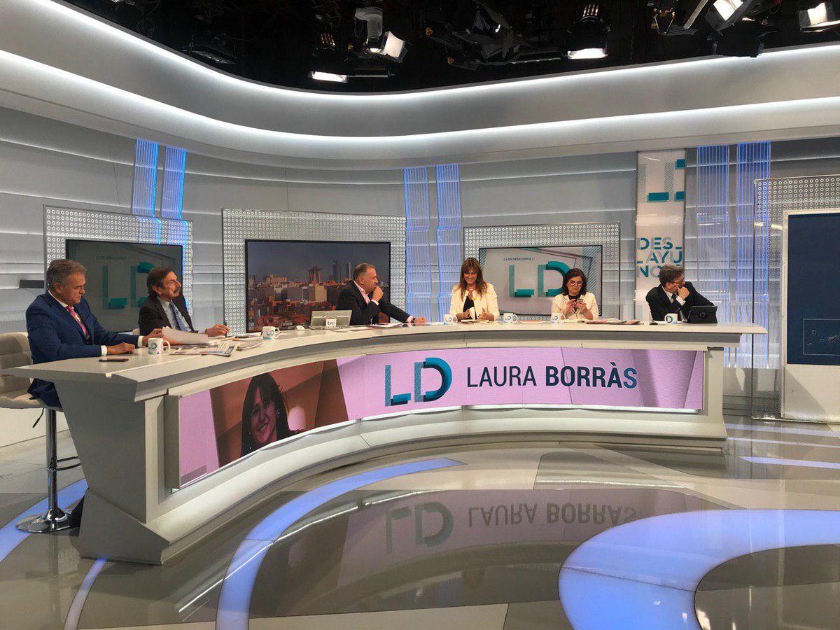 JuntsXCat's tweet photo. @LauraBorras @Desayunos_tve @CiutadansCs @govern @jordialapreso @jcuixart 📺 @LauraBorras a @Desayunos_tve: "L'única sentència justa possible és l'absolució. Tenim gent de pau a la presó, acusades d'una violència que no ha existit. S'ha jutjat a unes persones, però si hi ha condemna, serà per tots els que vam sortir a votar l'#1Oct"

#LosDesayunos https://t.co/MHtqfzGrMt