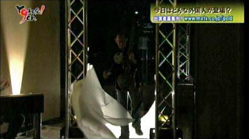 WayneJonesAudio's tweet image. Crazy memories from 2010. Appearance on MXTV showcasing visitors to Japan who play unusual instruments.

Promotion in Japan for newly released CD “Saturday Street”.
wayne-jones.com/music/saturday…

Philip Woo, on keys, put a band together for a club gig in Tokyo