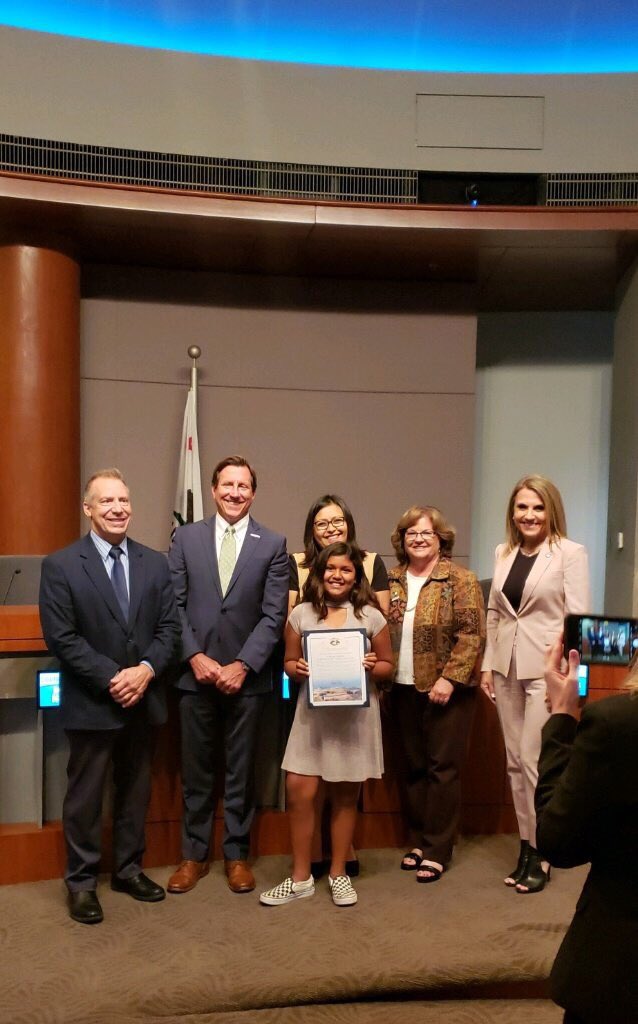 abby_lyon's tweet photo. 5th grade student council member representing @LMA_SMUSD at the @sanmarcoscity Red Ribbon Week proclamation ceremony! https://t.co/bZAIvgIwqn