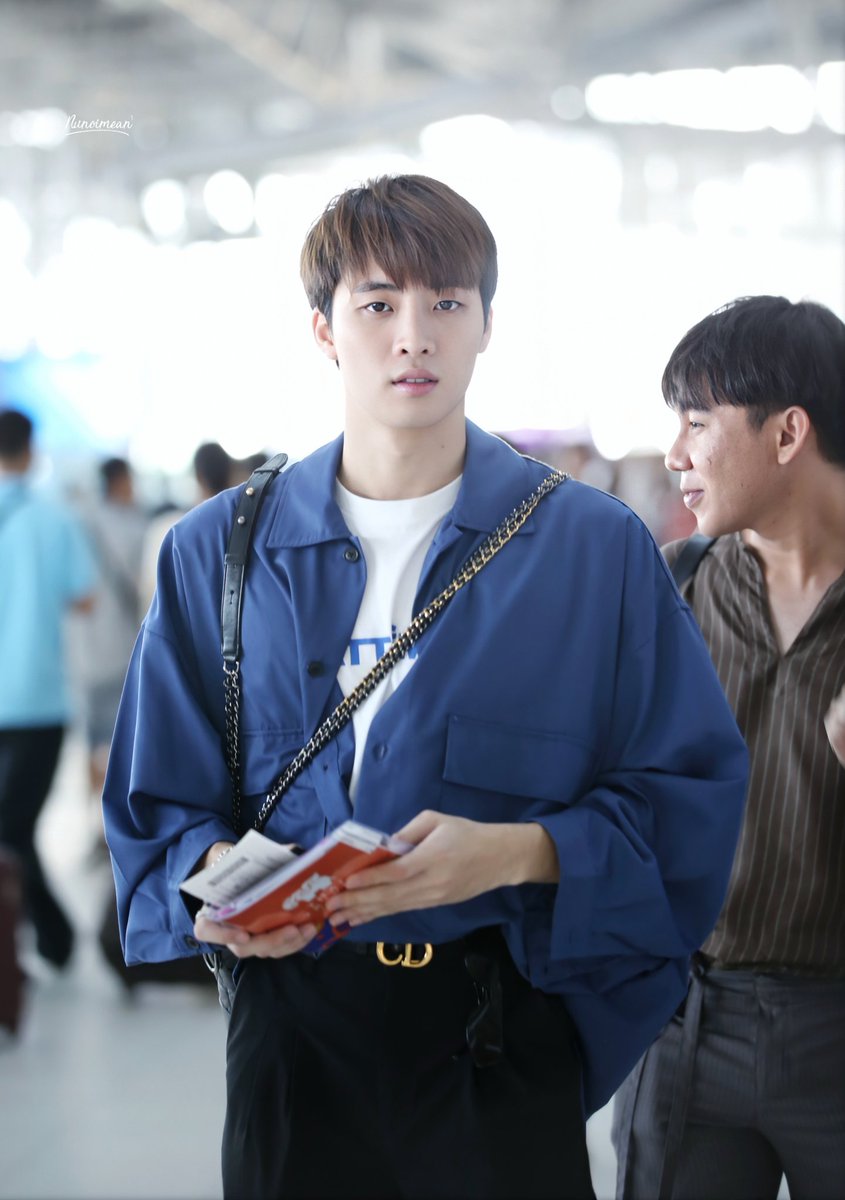 nunoimean's tweet photo. กลับมาขอของฝากด้วย นะ
@m34nismind
#MeanPhiravich
 #CHAMESingaporeTripx2wishDay1 https://t.co/VgyumURDhv