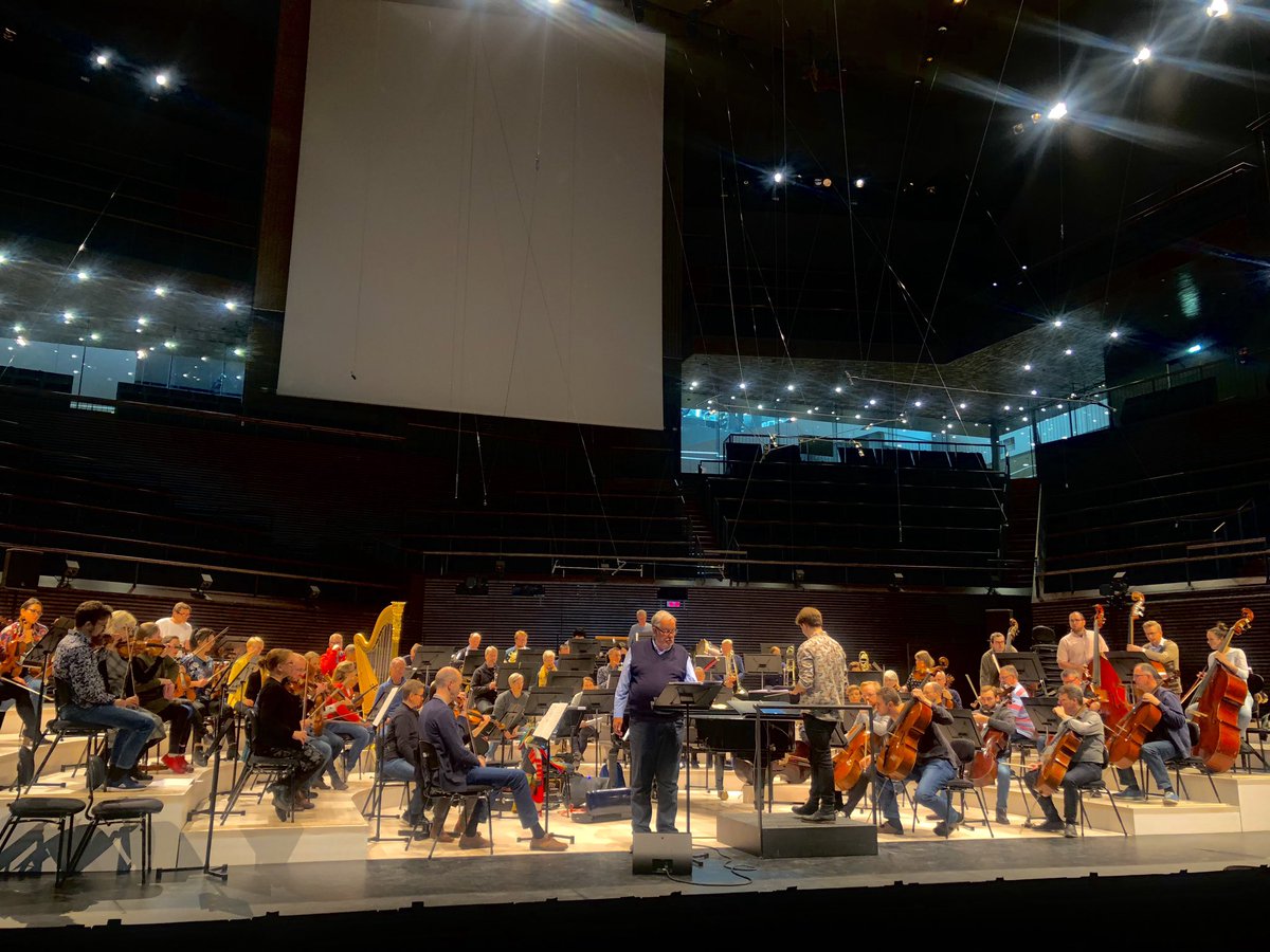 c_garrick's tweet photo. Tantalising tango tangents this week making music together with #TangoAlakulo and the Helsinki Philharmonic in Finland and in Belgium @HelsinkiPhil @taavi_oramo @DavidGordonTrio @velikujala @BOZARbrussels #MattiSalminen https://t.co/Gq3dveCyZy
