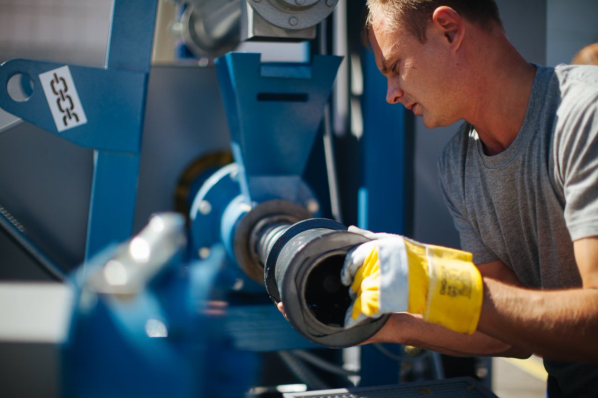 EasyExtrusion's tweet image. easyextrusion.com/allaboutsoypro…
How to #process #soybeans into #soyoil and #meal 
No solvents, no chemicals.
The technology is based on #extrusion and #mechanical #oil #pressing