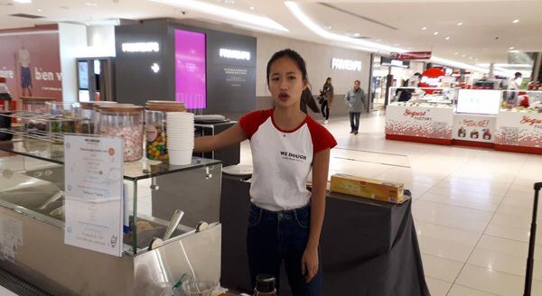 #ExtinctionRebellion dans ses basses œuvres «Ils ont vidé et cassé le frigo (…), abîmé le four. Ils criaient à la cantonade que c'était distribution gratuite de cookies! (…) ce stand c'est notre argent de prêt étudiant, et notre travail!»
#Italie2 leparisien.fr/paris-75/manif…