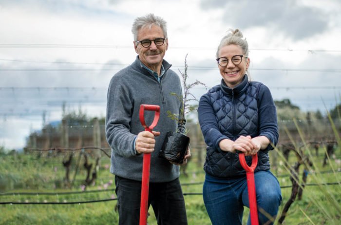 Meet the Producers Transforming New Zealand Pinot Noir NZ - featuring Ata Rangi, Urlar, Gladstone, Escarpment, Dry River and Schubert winemag.com/2019/10/01/mee… ❤️ 🍷 #PinotNoirNZ #nzwine