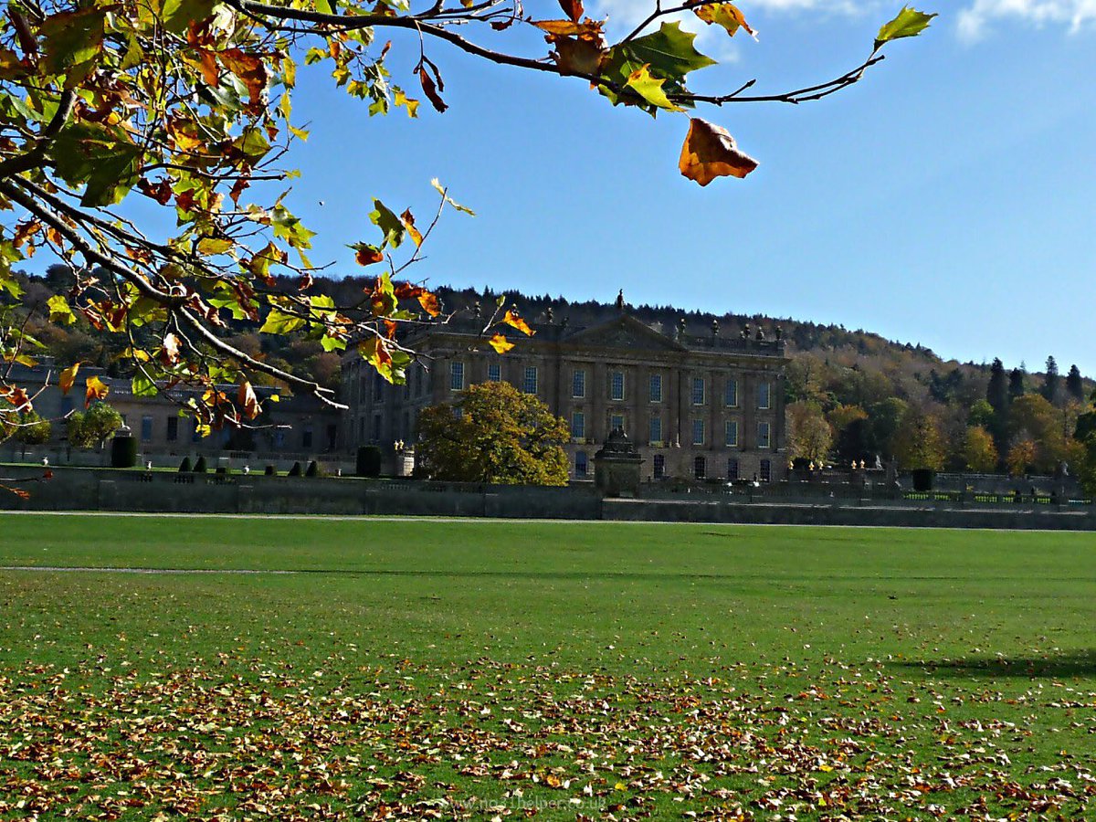 Here's some #WednesdayMotivation & Autumn 🍂 walking inspiration, a lovely #peakdistrict circular walk 🥾at @ChatsworthHouse The walk takes you along the River Derwent, up over moorland & along the quiet #Derbyshire wooded lanes. #earlybiz #WednesdayWisdom bit.ly/2XXH8bTChatswo…