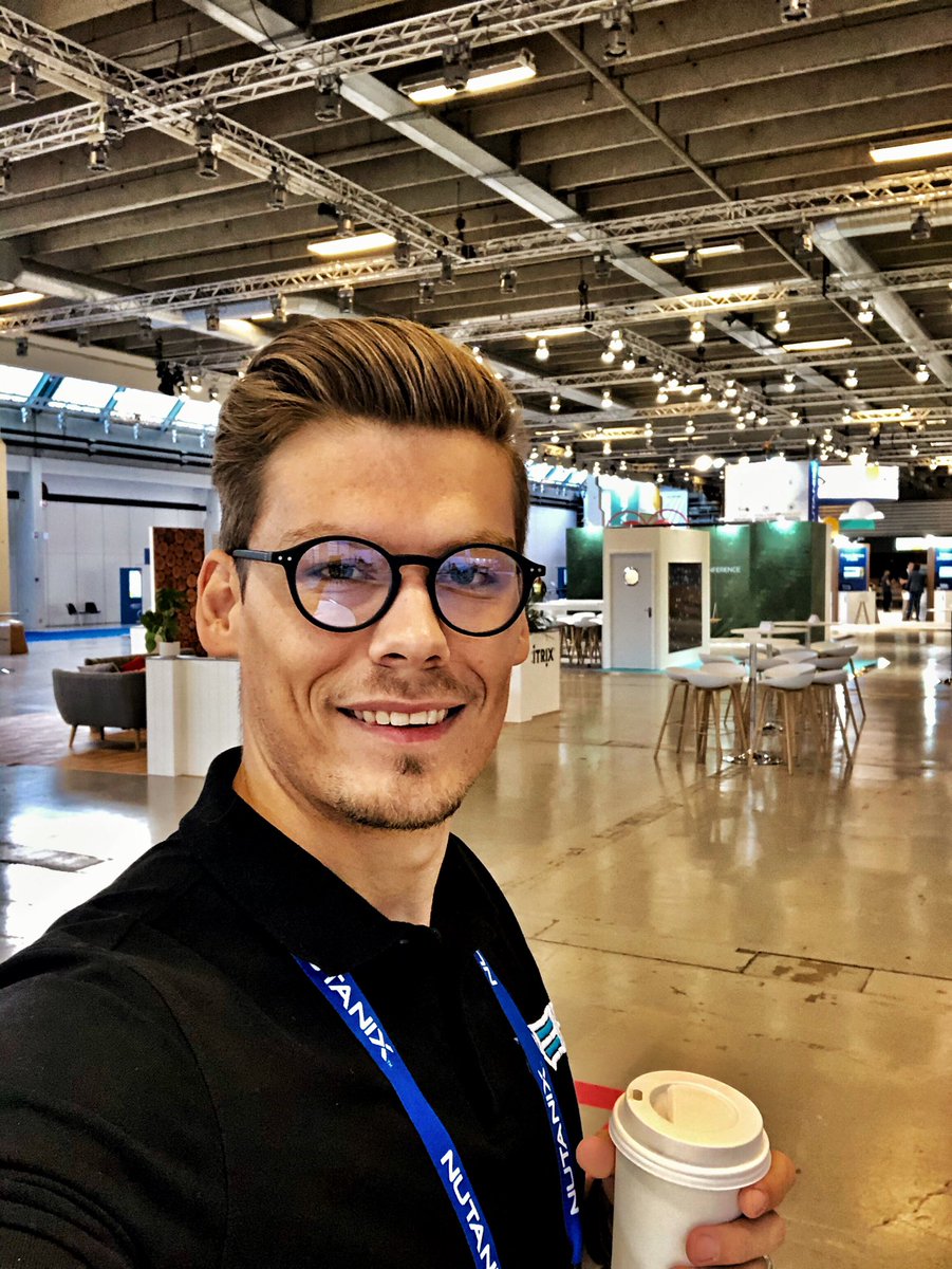 Grskss's tweet photo. It’s show time! Good vibes at the .Next Conference 👍 @nutanix #NEXTconf #Nutanix #PeerSoftware https://t.co/d7SdHhTaqA