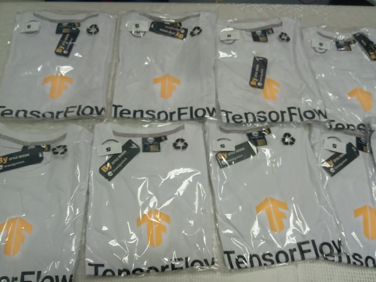 auwalms's tweet image. #TensorFlowRoadshow #Lagos is today. Come meet the Tensorflow team and ask any questions you may have. And Yes the Swags are 😍😍.
