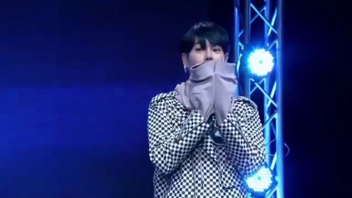 pecky702's tweet photo. ปิดไปครึ่งหน้า..
แต่น่าร้าากกก 
#เป๊กหรือไม่ลองไถดู
#peckpalitchoke 
 #เป๊กผลิตโชค https://t.co/lk562QQbPE