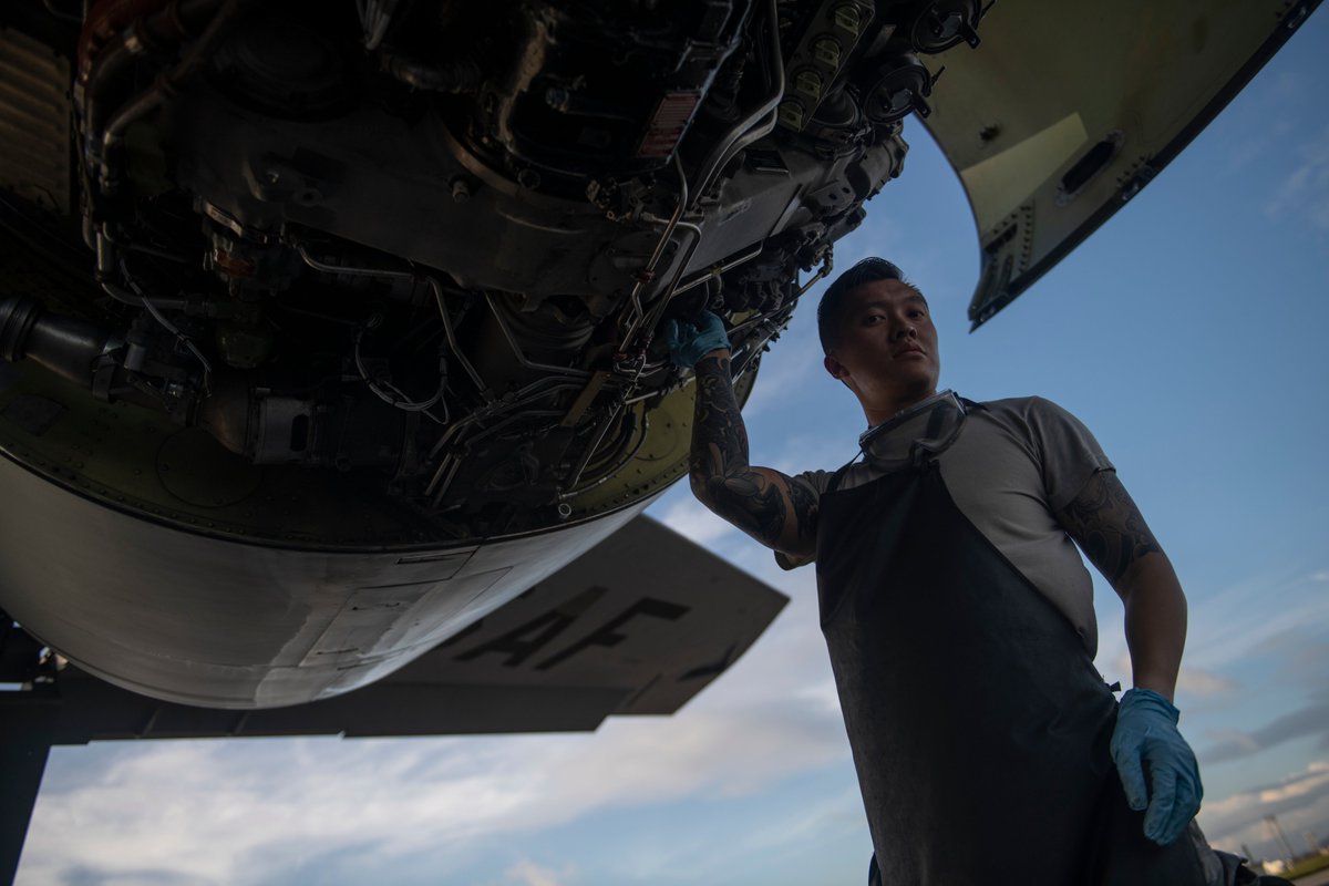 KadenaAirBase's tweet photo. #TeamKadena's 718th #AMXS maintains the #KC135 Stratotankers, allowing the 909th #ARS to provide air refueling to @INDOPACOM. #FreeandOpenIndoPacific. #Readiness #JointLethality
@INDOPACOM @USForcesJapan @PACAF https://t.co/8ySAcRMGMJ