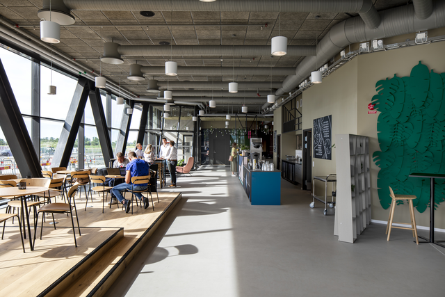 TheLocalSweden's tweet photo. Human-centric buildings are becoming more common in #Stockholm, and have culminated in the city's first rooftop 'meeting place' at #Sveavagen44 as well as new outdoor offices.
https://t.co/FppqlG71hA
#Sponsored by @investstockholm - #Design #Architecture #PropertyDev https://t.co/2qpyLpdgpg