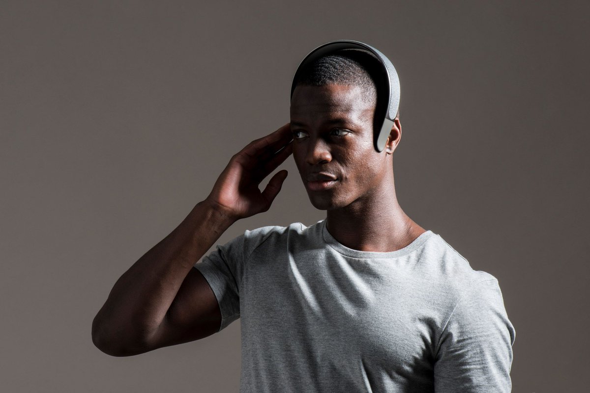 deccori's tweet photo. Layer and Panasonic aim to enhance your wellbeing with collection of smart devices.
The Shot device conducts a skin analysis and creates a bespoke smoothie based on the results 
Wave is a smart head massaging device that relieves stress
The LED device to promote hair growth https://t.co/NKeklLAxPS