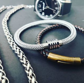 The modern man knows how to accessorize... check out our range at your nearest stockist!

#fredbennett #modernman #mensaccessories #realleather #mensjewellery #mensweardaily #mensstyle #menswear #autumnstyle