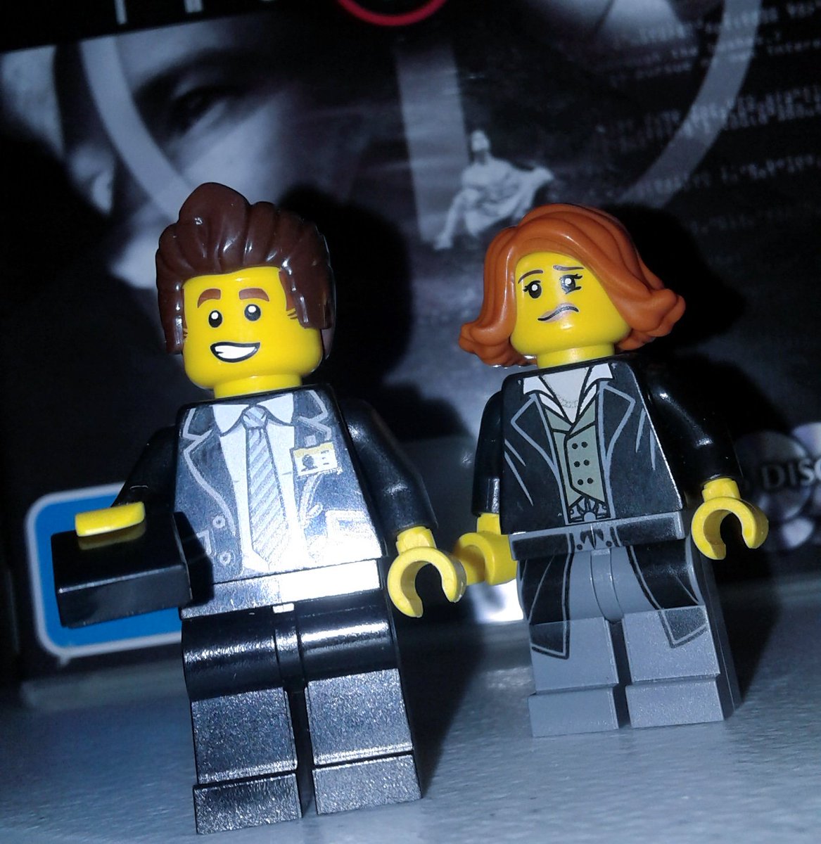 anthrbrcknAFOL's tweet photo. Starting again at Season 1. #LEGO #xfiles #AFOL @davidduchovny @GillianA @thexfiles @chriscarter https://t.co/71HwLjqWEx